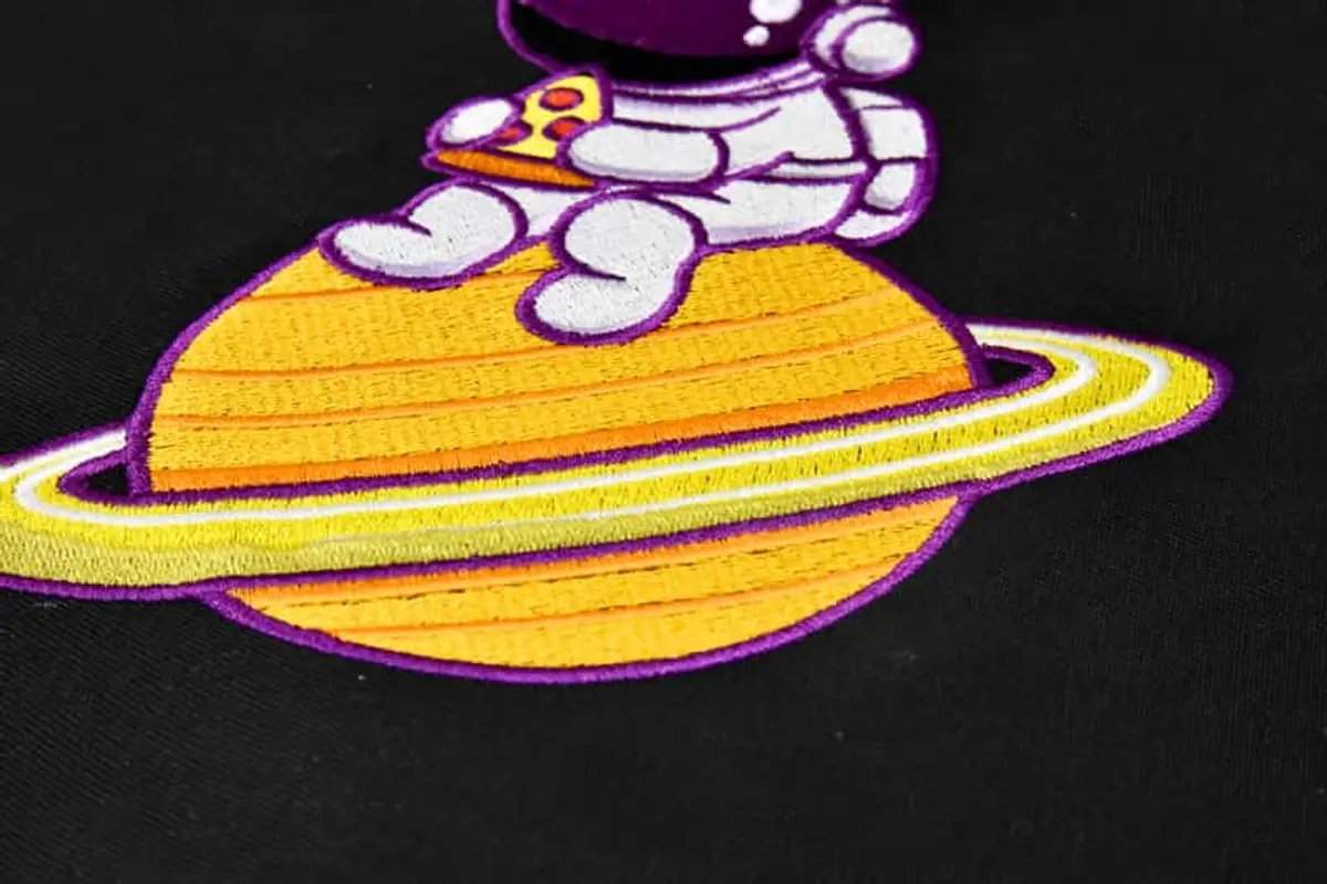 Astronaut auf Saturn Stick – Bild 4