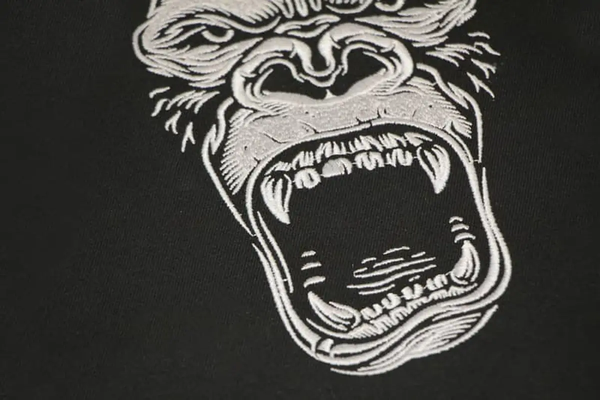 Brüllendes Gorillagesicht Stick – Frontansicht Bild 5
