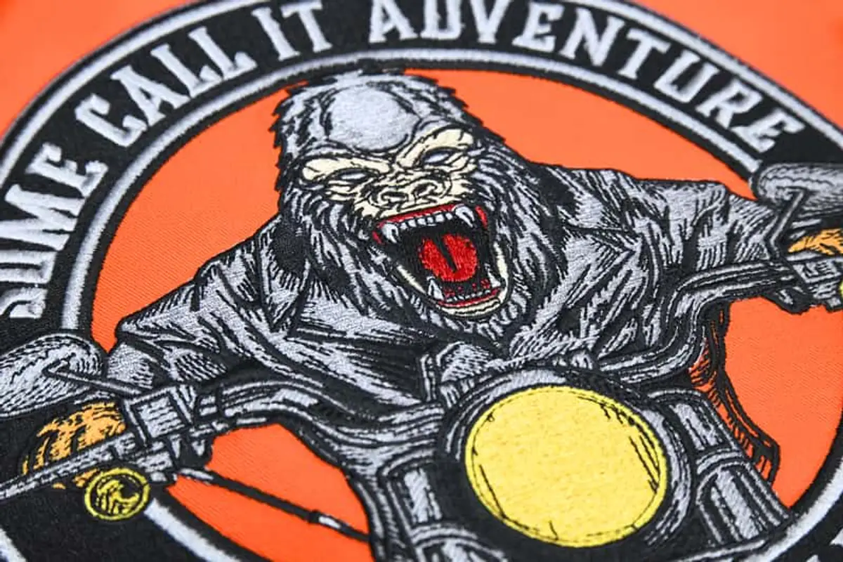 Gorilla Biker Logo mit Spruch Stick – Bild 5