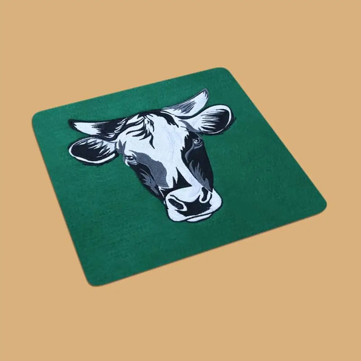 Kuhkopf Frontansicht schwarz-weiß Stick – Bild 1