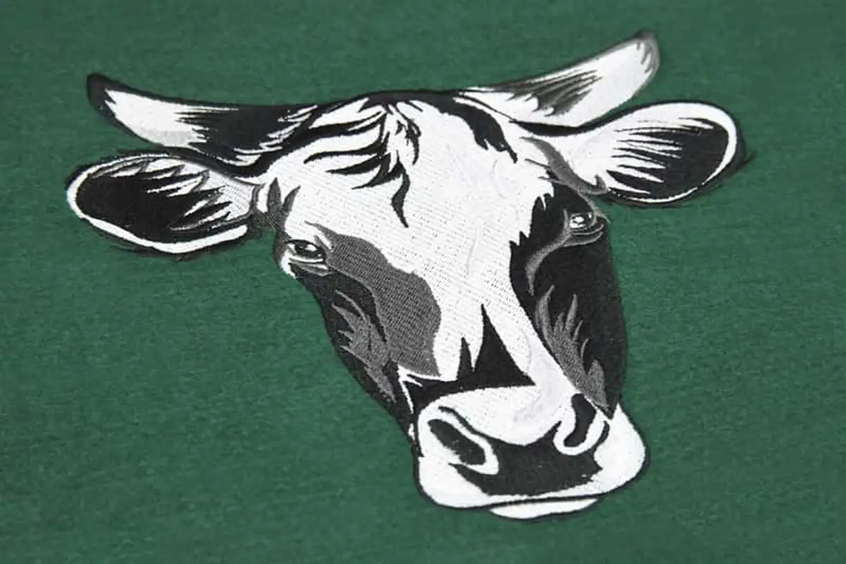 Kuhkopf Frontansicht schwarz-weiß Stick – Bild 4