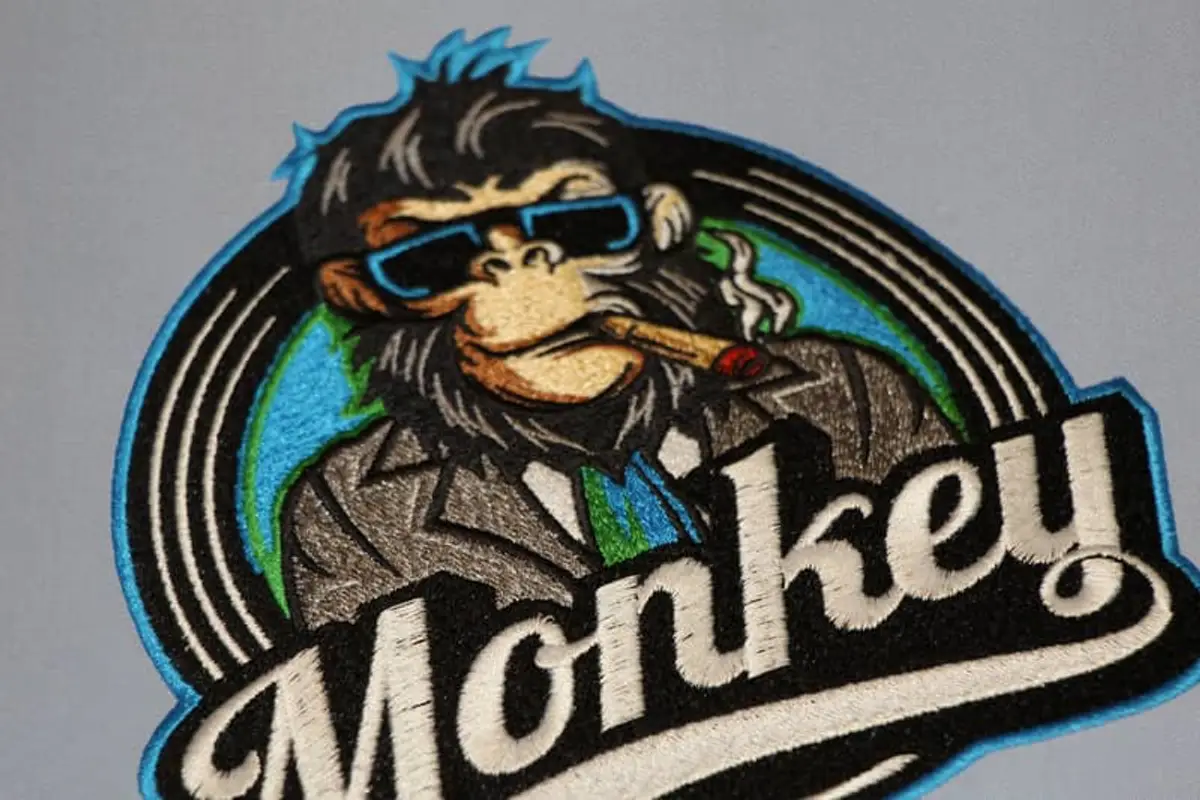 Monkey Logo rauchend Stick – Bild 4