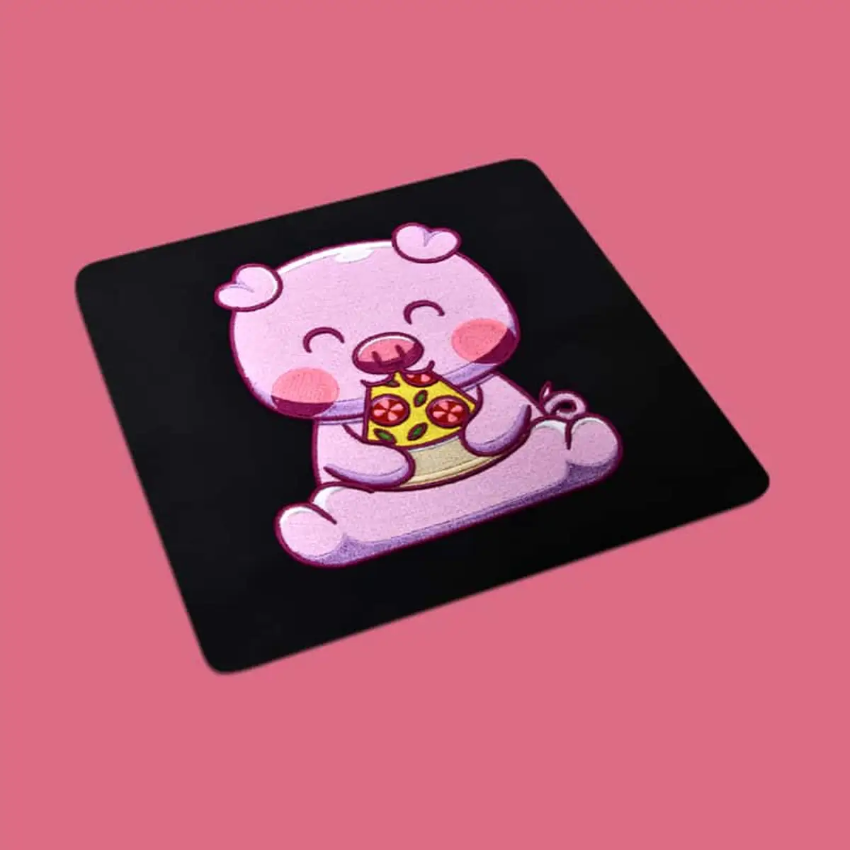 Schwein isst Pizza Kindermotiv Frontansicht Stick – Bild 1