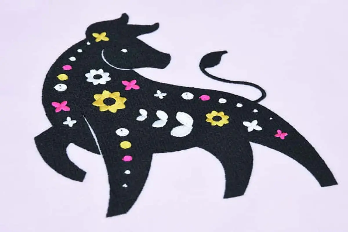 Stier mit Blumen Stick – Bild 4