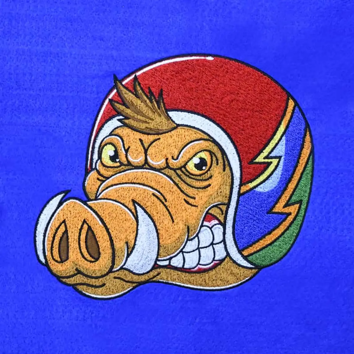 Wildschweinkopf mit Helm Stick – Bild 3