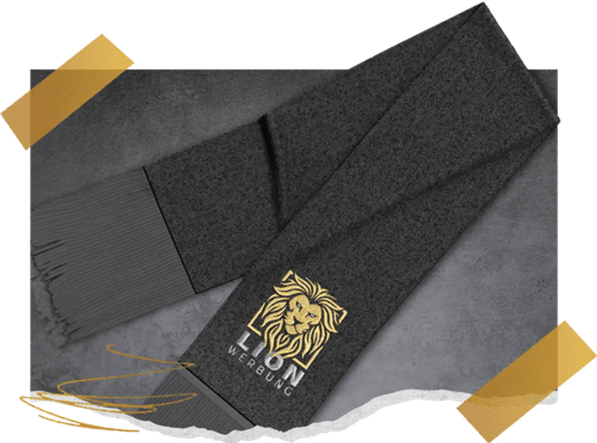 Schals mit individueller Stickerei von Lion Werbe GmbH, perfekt als Accessoire oder Geschenk.