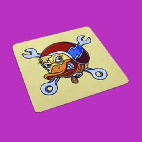 Witziges Stickmotiv: Entenkopf mit Helm und Schraubenschlüssel. Perfekt für kreative Handwerker-Projekte.