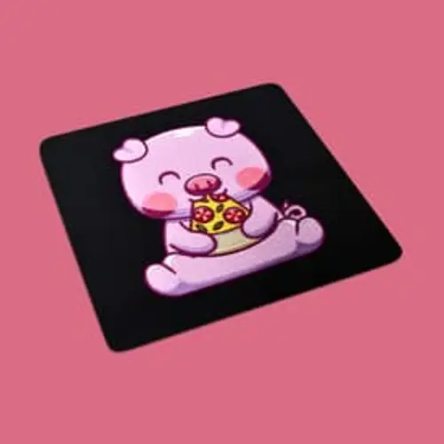 Witziges Stickmotiv: Schwein isst Pizza, Frontansicht. Perfekt für Kinderkleidung, Taschen und lustige Dekoration.