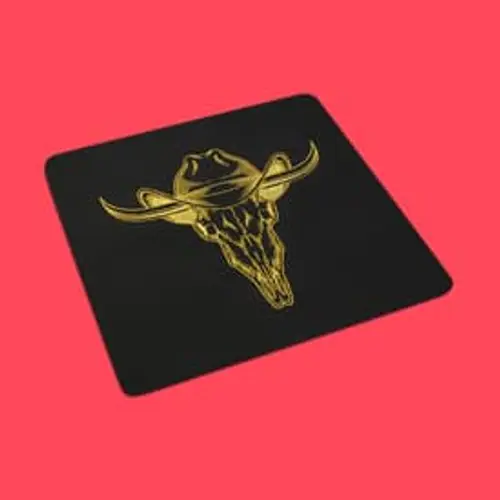Cooles Stickmotiv: Stierschädel mit Cowboyhut. Perfekt für Western-Look, Taschen und Accessoires.