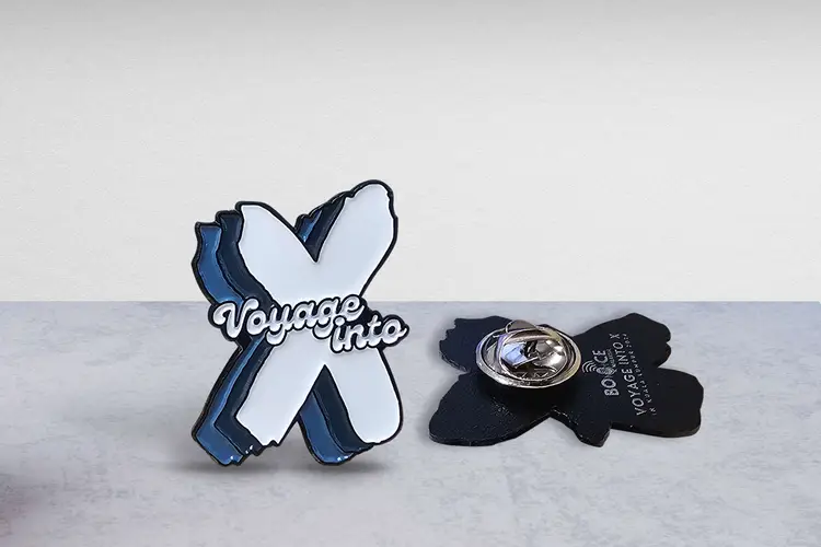 Voyage Full Custom Ansteckpin