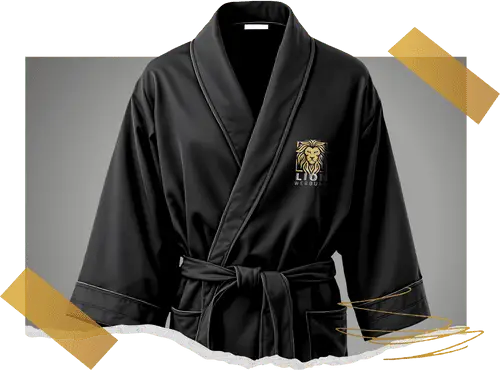 Bademantel mit hochwertiger Stickerei von Lion Werbe GmbH, ideal für personalisierte Geschenke oder Firmenbedarf.